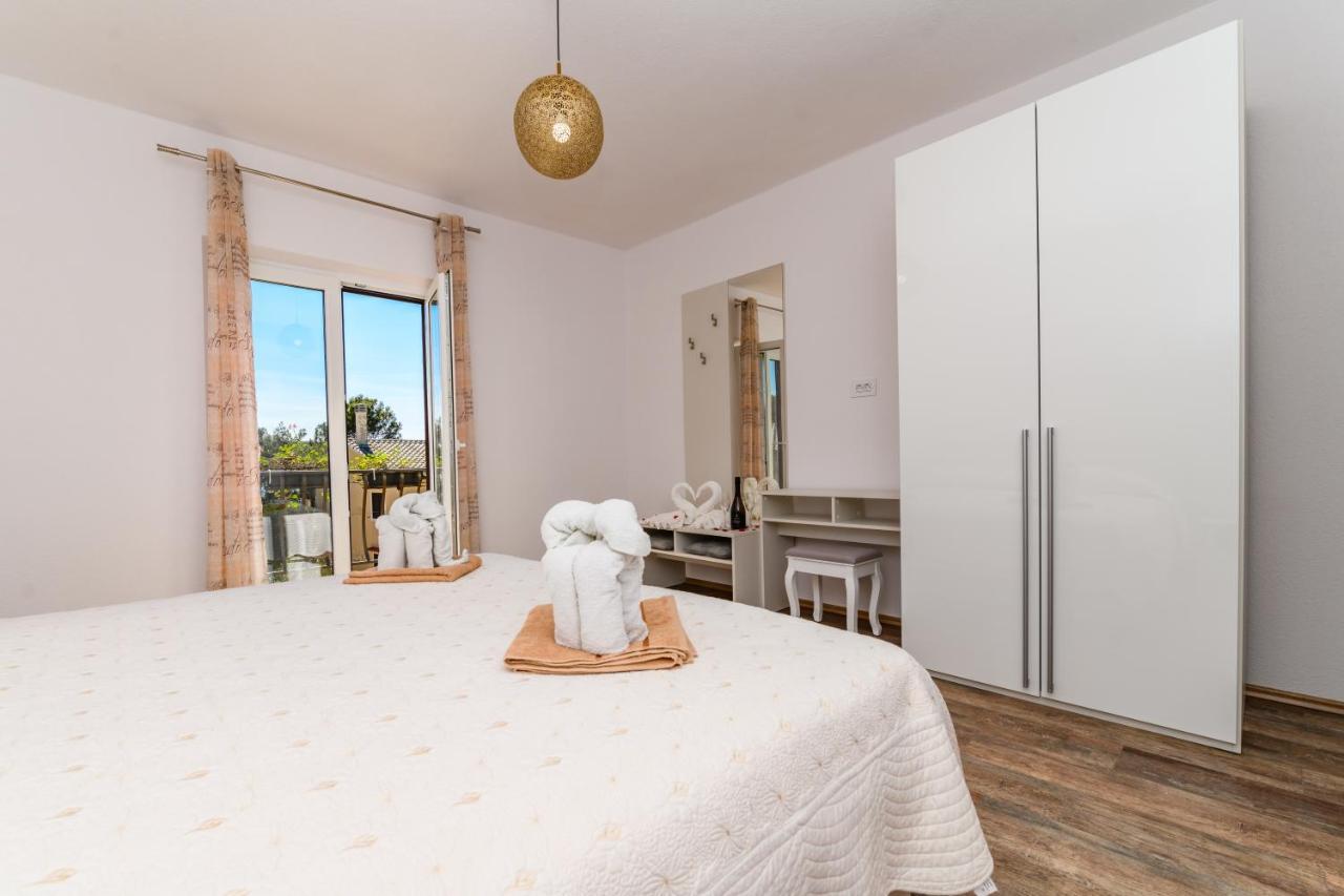 Apartman Paradiso Martinscica  Exterior photo